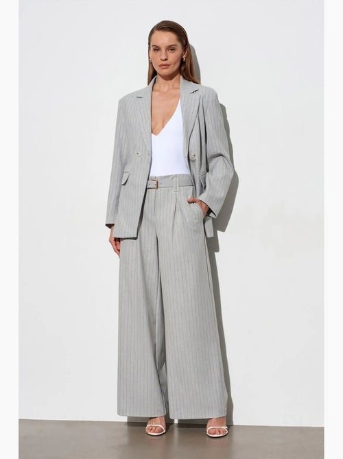 Gestreepte, geplooide wide-leg broek dilvin - Kiabi Gestreepte, geplooide wide-leg broek dilvin - Kiabi