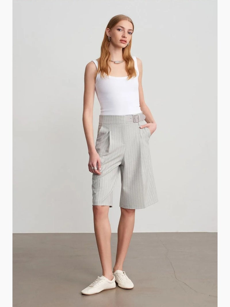 Gestreepte high-waist short met ceintuur dilvin Lichtgrijs - Kiabi