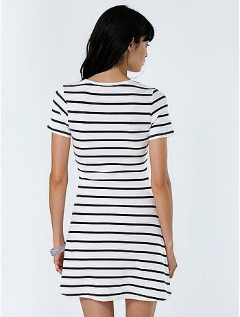 Gestreepte mini t-shirt-jurk met ronde hals busem