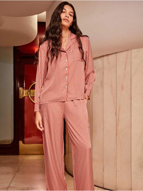 Gestreepte satijnen pyjama overhemd - Kiabi Gestreepte satijnen pyjama overhemd - Kiabi