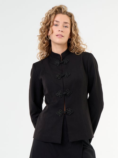 Getailleerde blazer met mandarijnsluiting - Kiabi Getailleerde blazer met mandarijnsluiting - Kiabi