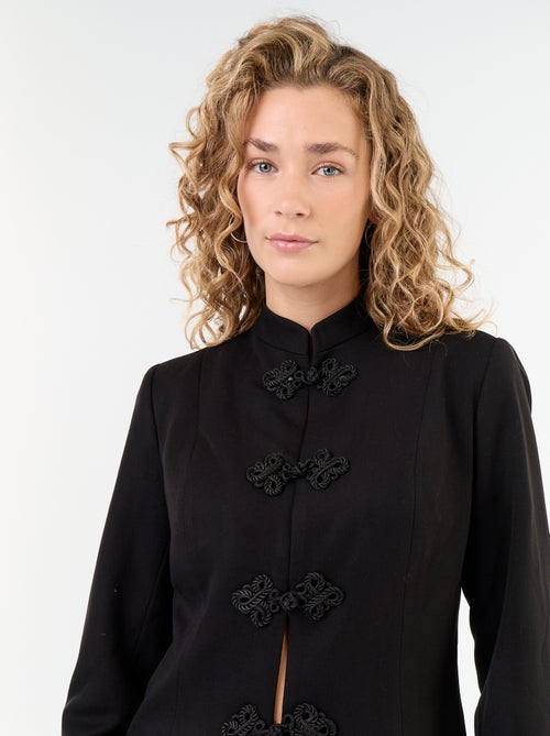Getailleerde blazer met mandarijnsluiting - Kiabi Getailleerde blazer met mandarijnsluiting - Kiabi