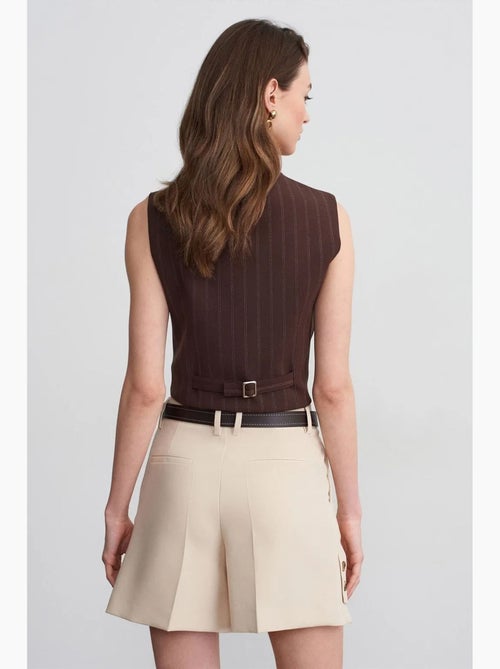 Getailleerde crêpe short met hoge taille en riem dilvin - Kiabi Getailleerde crêpe short met hoge taille en riem dilvin - Kiabi