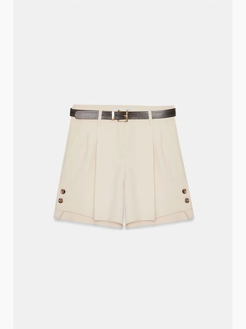 Getailleerde crêpe short met hoge taille en riem dilvin - Kiabi Getailleerde crêpe short met hoge taille en riem dilvin - Kiabi
