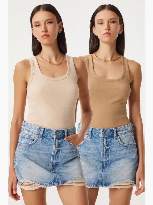 Getailleerde gebreide tanktop met u-hals, 2-pack istanbul - Kiabi Getailleerde gebreide tanktop met u-hals, 2-pack istanbul - Kiabi