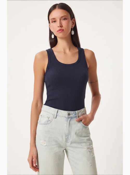 Getailleerde gebreide tanktop met u-hals, 2-pack istanbul - Kiabi Getailleerde gebreide tanktop met u-hals, 2-pack istanbul - Kiabi