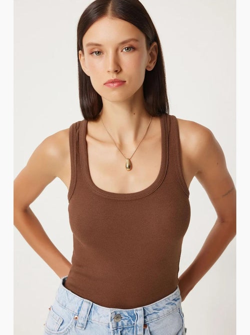 Getailleerde katoenen tanktop met u-hals istanbul - Kiabi Getailleerde katoenen tanktop met u-hals istanbul - Kiabi