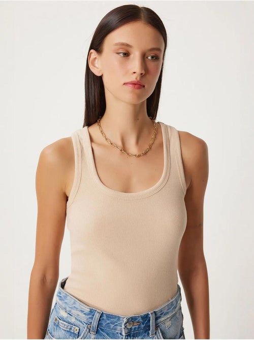 Getailleerde katoenen tanktop met u-hals istanbul - Kiabi Getailleerde katoenen tanktop met u-hals istanbul - Kiabi