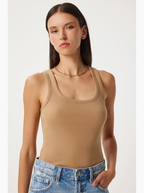 Getailleerde katoenen tanktop met u-hals istanbul - Kiabi Getailleerde katoenen tanktop met u-hals istanbul - Kiabi