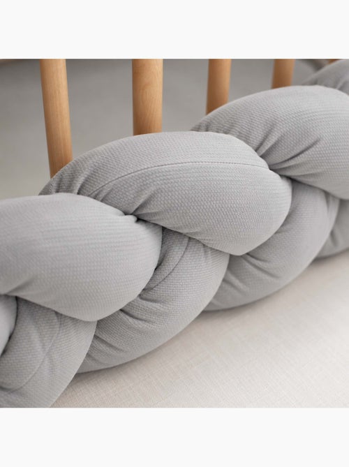 Gevlochten velvet bedomranding voor baby | sevira kids - Kiabi Gevlochten velvet bedomranding voor baby | sevira kids - Kiabi