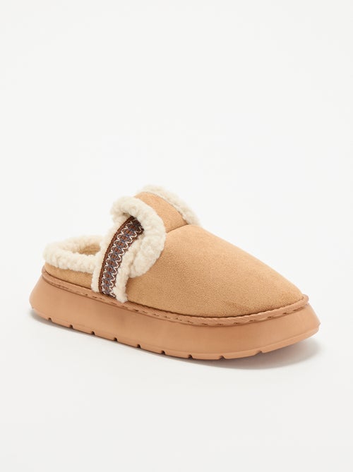Gevoerde muilpantoffels van suèdelook met brede zool - Kiabi Gevoerde muilpantoffels van suèdelook met brede zool - Kiabi