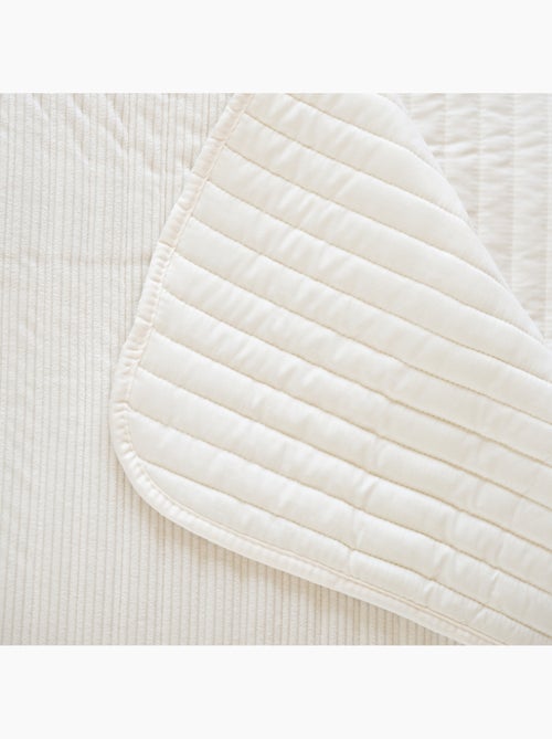 Gewatteerd bedsprei van ribfluweel - Kiabi Gewatteerd bedsprei van ribfluweel - Kiabi