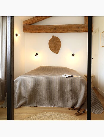 Gewatteerd bedsprei van ribfluweel