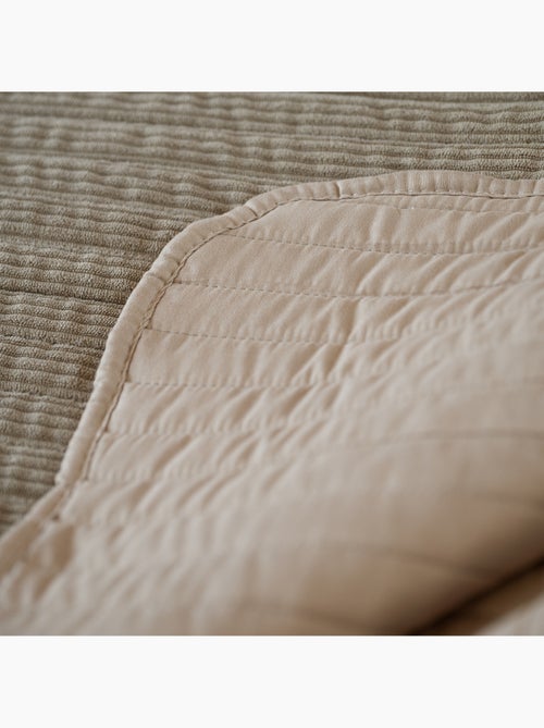 Gewatteerd bedsprei van ribfluweel - Kiabi Gewatteerd bedsprei van ribfluweel - Kiabi