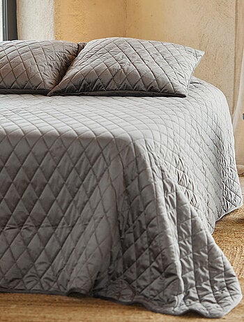 Gewatteerde fluwelen sprei en kussenslopen