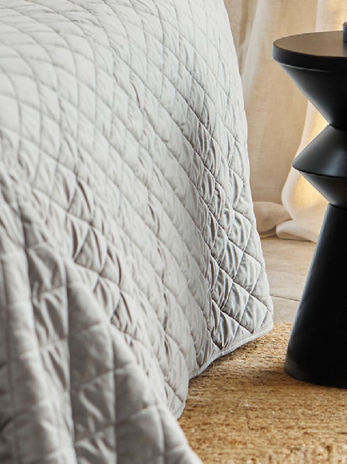Gewatteerde fluwelen sprei en kussenslopen - Kiabi Gewatteerde fluwelen sprei en kussenslopen - Kiabi