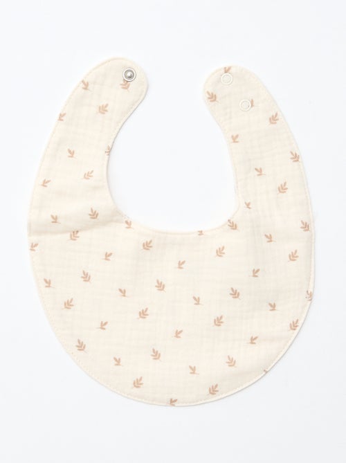 GIFTBOX - Babypakje + sokken + luierdoek + slabbetje - Kiabi