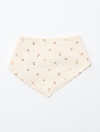 GIFTBOX - Babytruitje + broek + sokken + muts + slabbetje