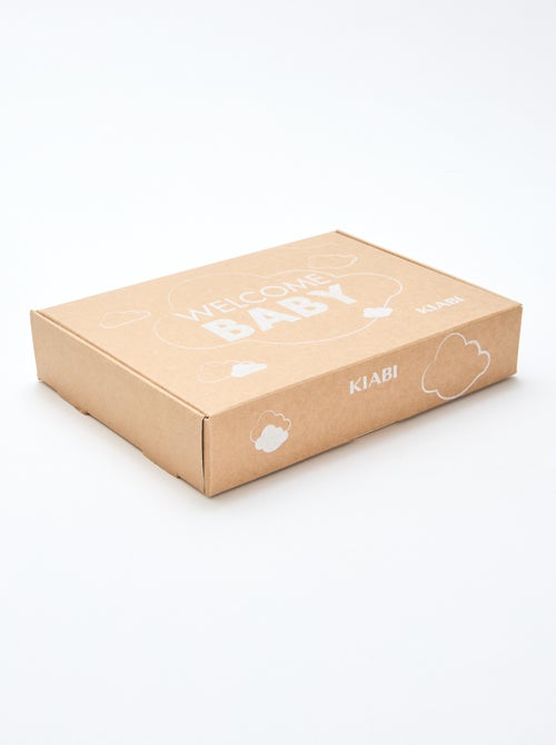 GIFTBOX brassière + pantalon + chaussettes + bonnet + bavoir - Kiabi GIFTBOX brassière + pantalon + chaussettes + bonnet + bavoir - Kiabi
