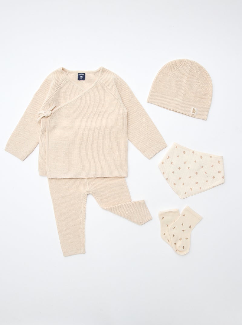 GIFTBOX brassière + pantalon + chaussettes + bonnet + bavoir Blanc - Kiabi