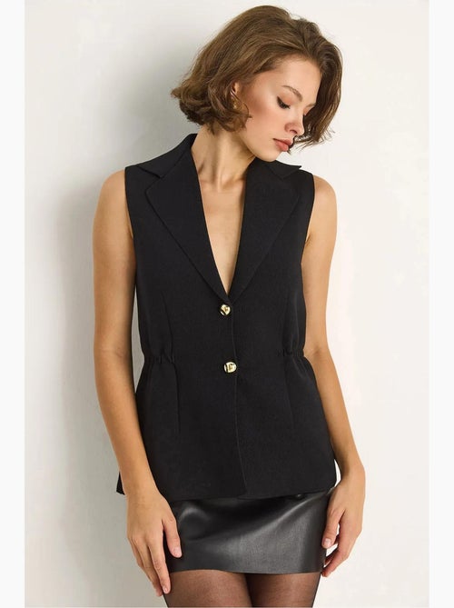 Gilet ajusté à col en v avec fermeture à pression lucci - Kiabi Gilet ajusté à col en v avec fermeture à pression lucci - Kiabi
