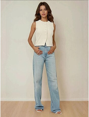 Gilet ajusté à col ras du cou avec détails boutonnés