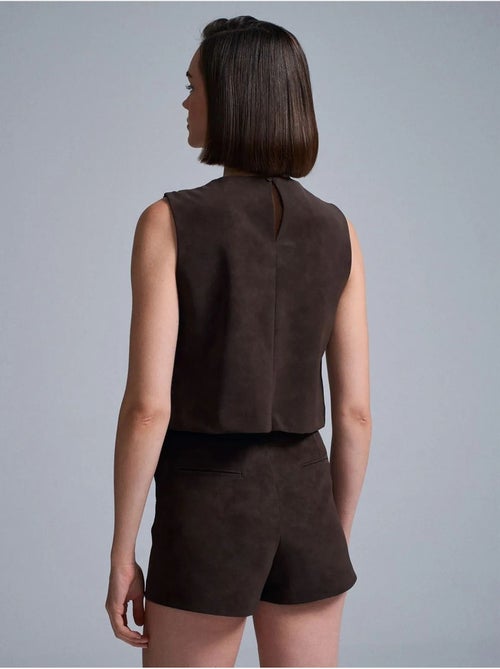 Gilet court en simili cuir à boutons dilvin - Kiabi Gilet court en simili cuir à boutons dilvin - Kiabi