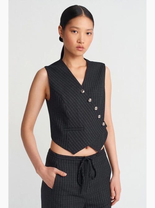 Gilet court rayé à boutons dilvin - Kiabi Gilet court rayé à boutons dilvin - Kiabi