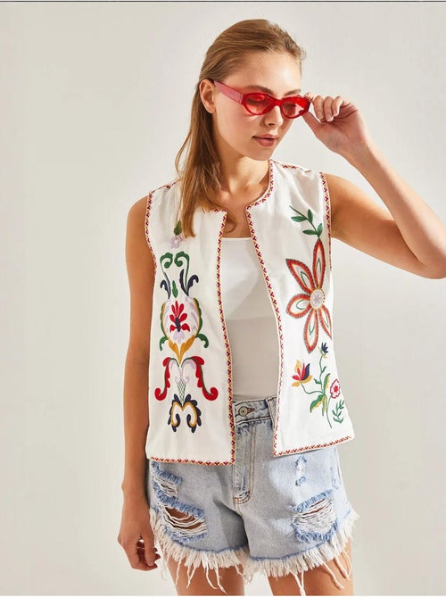 Gilet doublé avec broderies lucci - Kiabi Gilet doublé avec broderies lucci - Kiabi