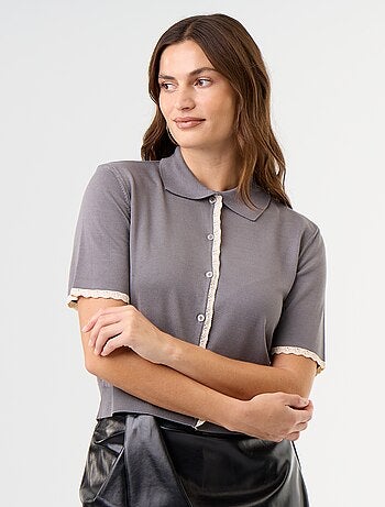 Gilet en maille à manches courtes avec dentelle