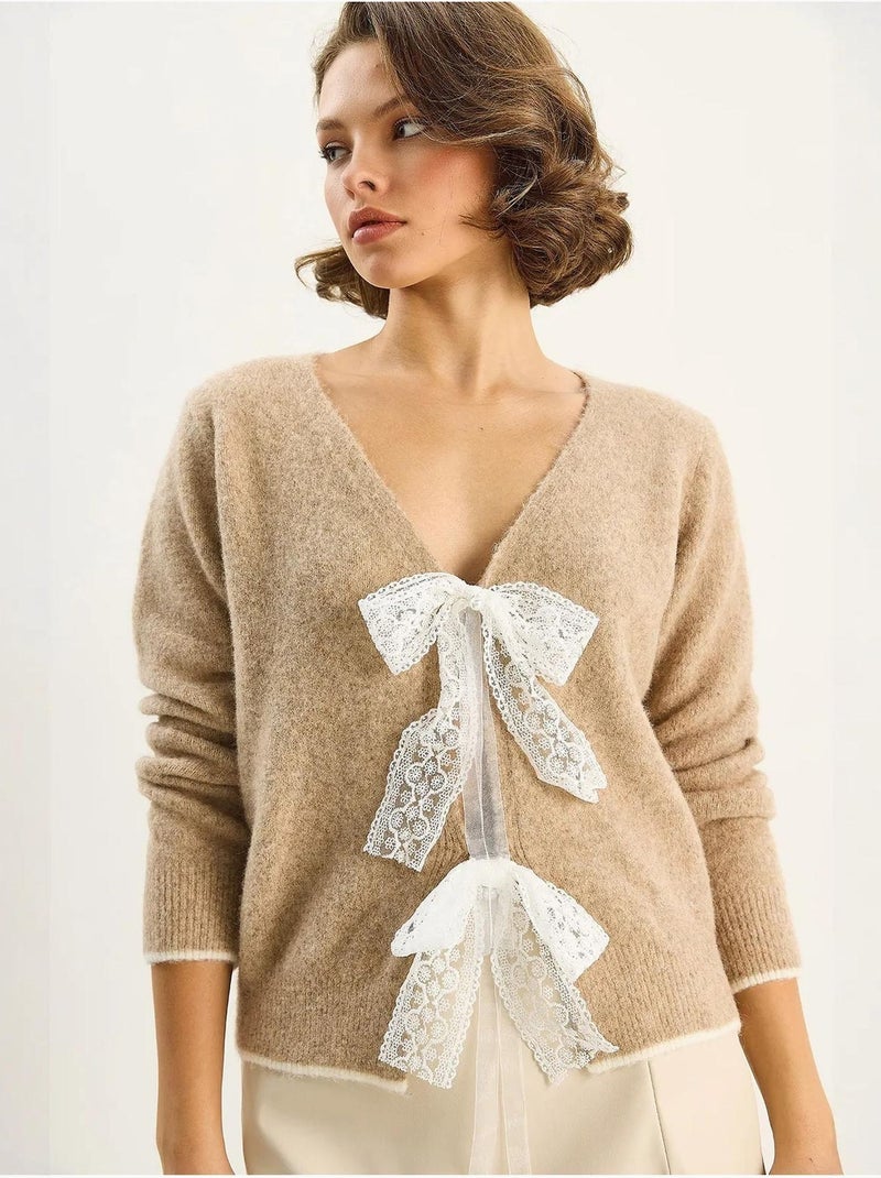 Gilet en maille côtelée à col v et fermeture à nouer lucci Beige argile - Kiabi