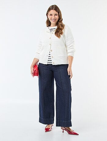 Gilet en maille gaufrée avec boutons dorés