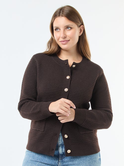 Gilet en maille gaufrée avec boutons dorés - Kiabi