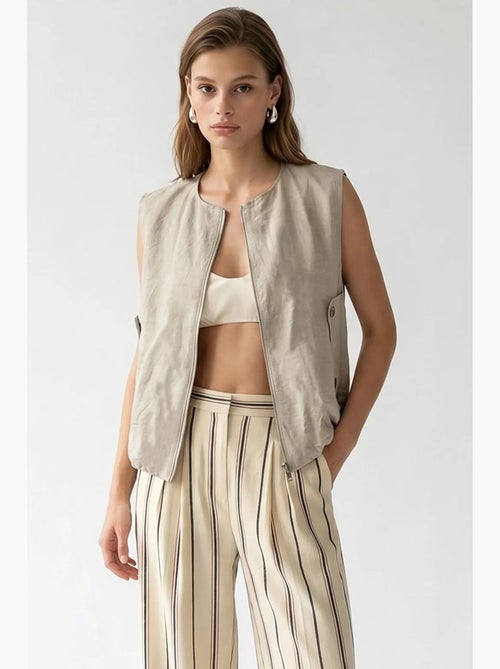 Gilet femme en popeline tissée, fermeture zippée mixray - Kiabi Gilet femme en popeline tissée, fermeture zippée mixray - Kiabi