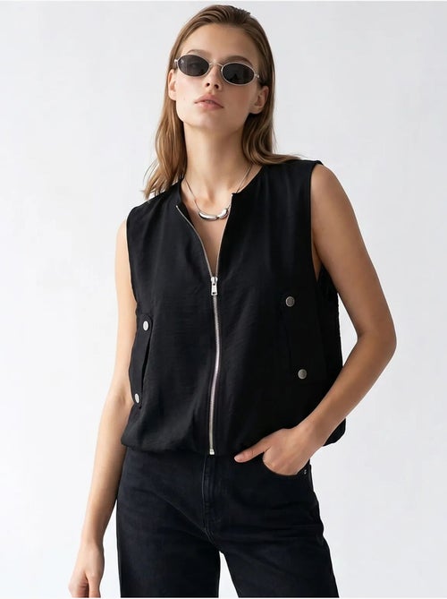 Gilet femme en popeline tissée, fermeture zippée mixray - Kiabi Gilet femme en popeline tissée, fermeture zippée mixray - Kiabi