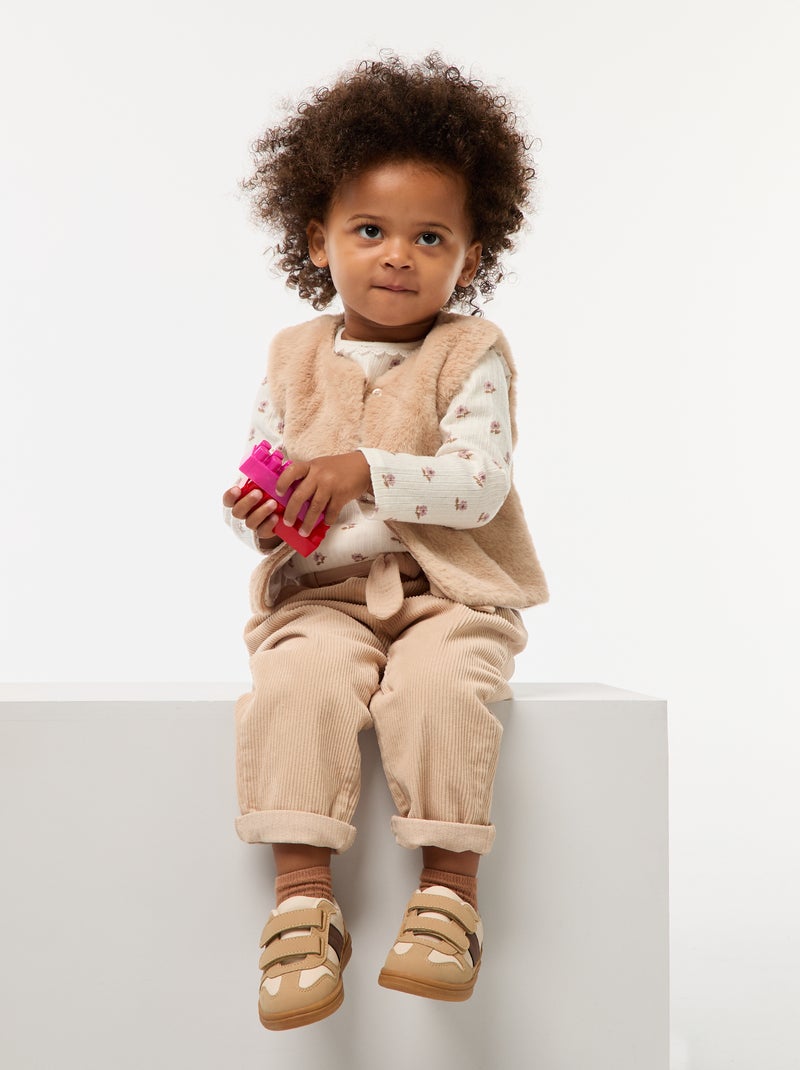 Gilet sans manches en fausse fourrure Beige - Kiabi