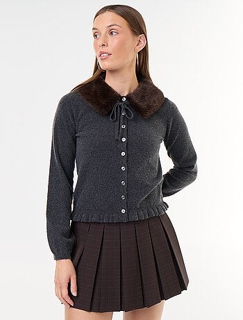 Gilet uni avec fausse fourrure au col
