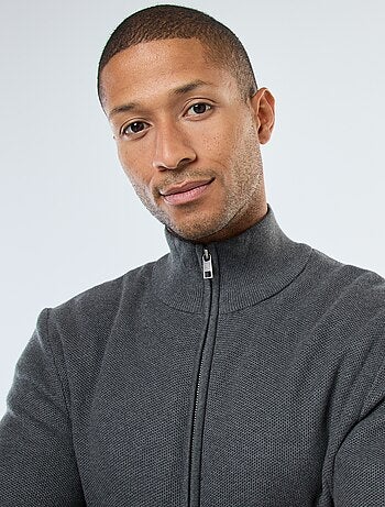 Gilet uni en maille avec 2 poches et col montant