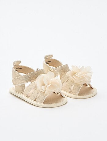 Goudkleurige sandalen met bloem