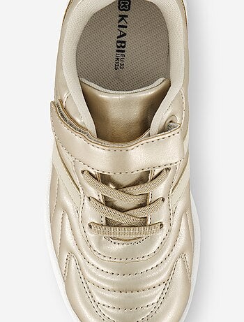 Goudkleurige sneakers met klittenbandsluiting