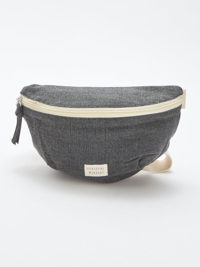 Grand sac banane avec étiquette tissée Noir - Kiabi