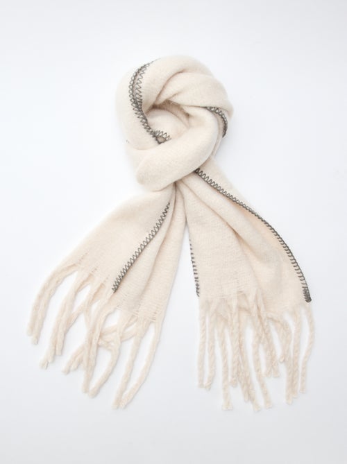 Grosse écharpe douce à franges - Kiabi