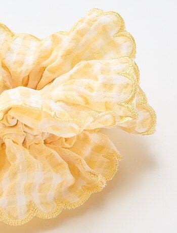 Grote scrunchie met vichyruitjes