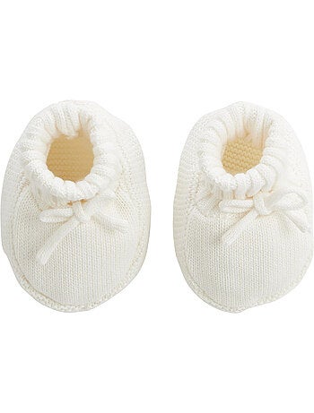 Hallo baby, babyturban en gebreide babyschoentjes