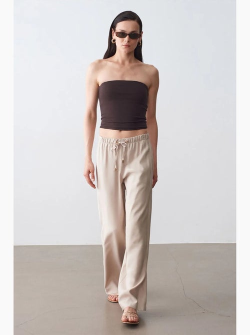 Haut bandeau court sans bretelles femme dilvin - Kiabi Haut bandeau court sans bretelles femme dilvin - Kiabi