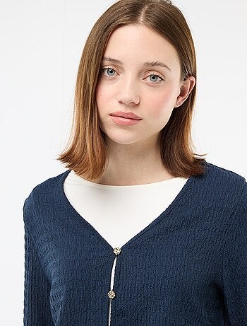 Haut col V en maille gaufrée avec boutons dorés