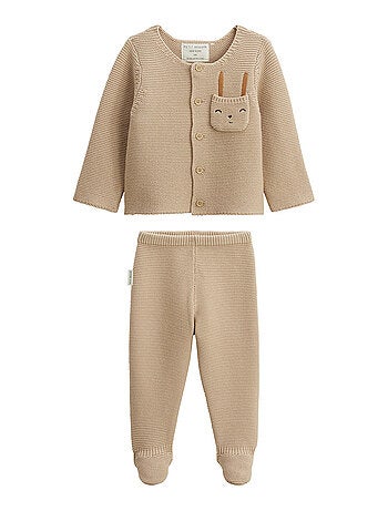 Hello Baby gebreide vest en broek set met babyvoetjes