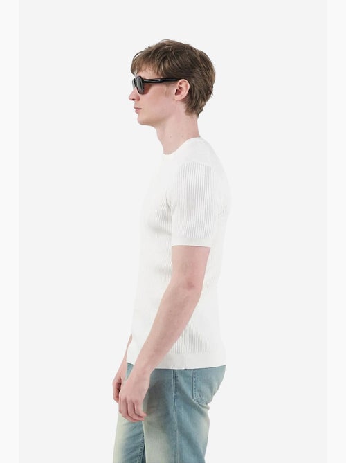 Heren t-shirt met structuur en knoop giesto - Kiabi Heren t-shirt met structuur en knoop giesto - Kiabi
