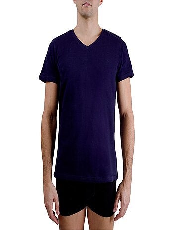 Heren t-shirt met v-hals en borduurwerk op de borst.