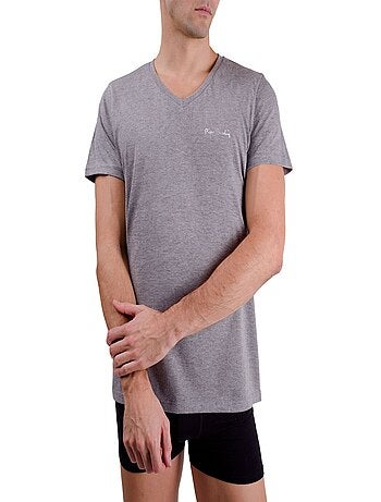 Heren t-shirt met v-hals en borduurwerk op de borst.